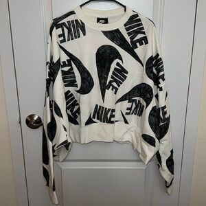 Nike Crew Neck Woman’s XL